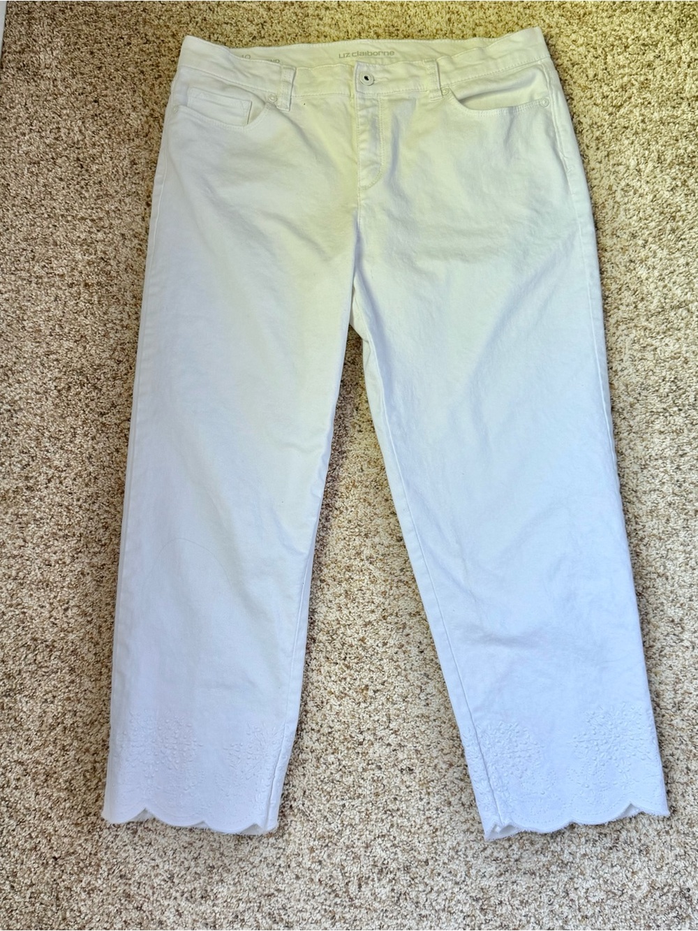 Liz Claiborne Boyfriend White Denim Jeans with Embroidered Scalloped Hem Size 10